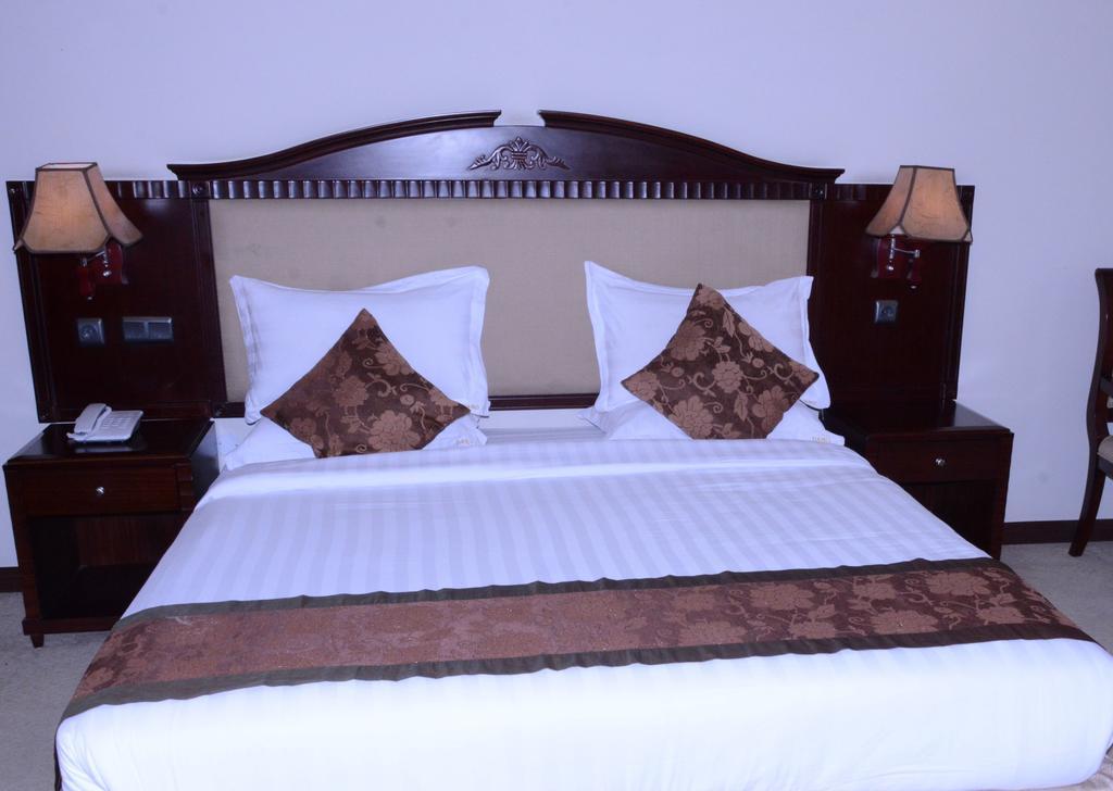 Debredamo Hotel Addis Ababa Exteriör bild